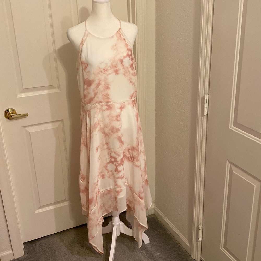 Halter Dress size L very pretty and flowing dress. Mauve and cream.